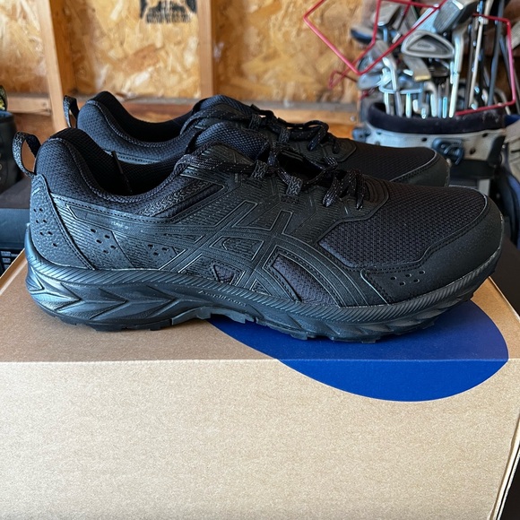 Asics Black Athletic Shoes with Sleek Design - Picture 2 of 4